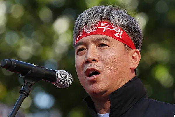 과거 철도노조 위원장 시절의 김영훈 장관